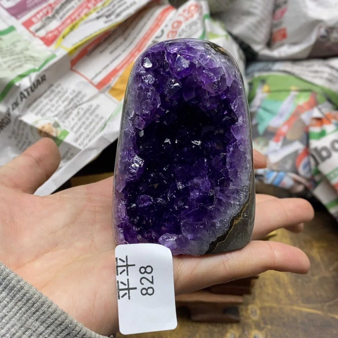 紫晶乌拉圭未镶嵌