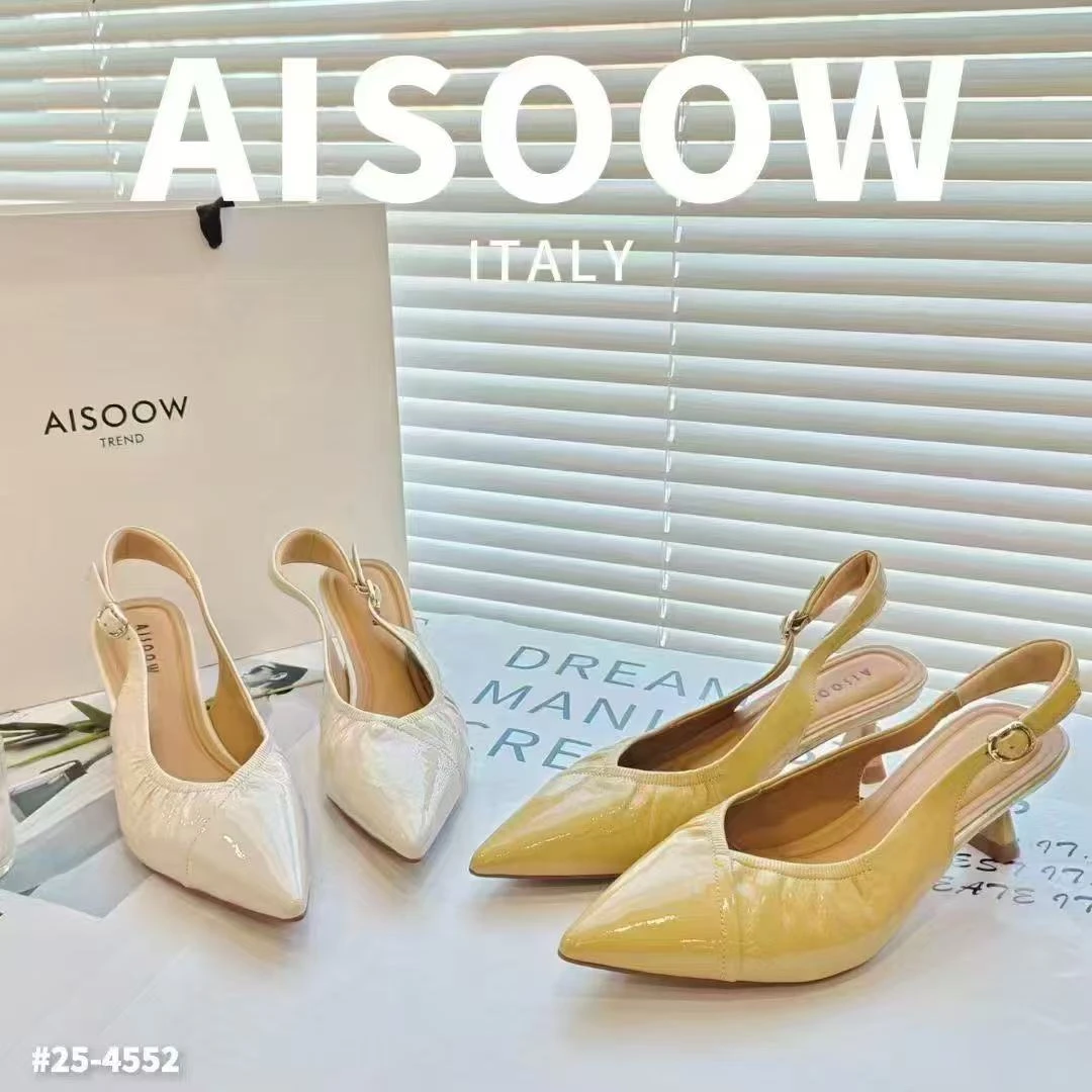 包头女皮带装饰尖头高跟时装凉鞋时尚凉鞋粗跟公主风