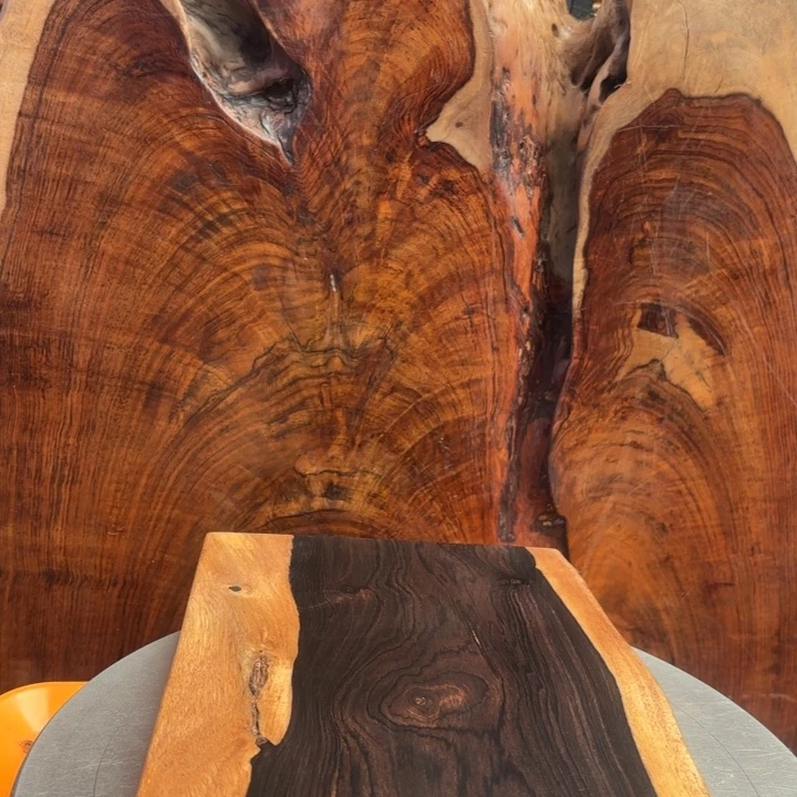 小****大叶紫檀（黑酸枝木类）