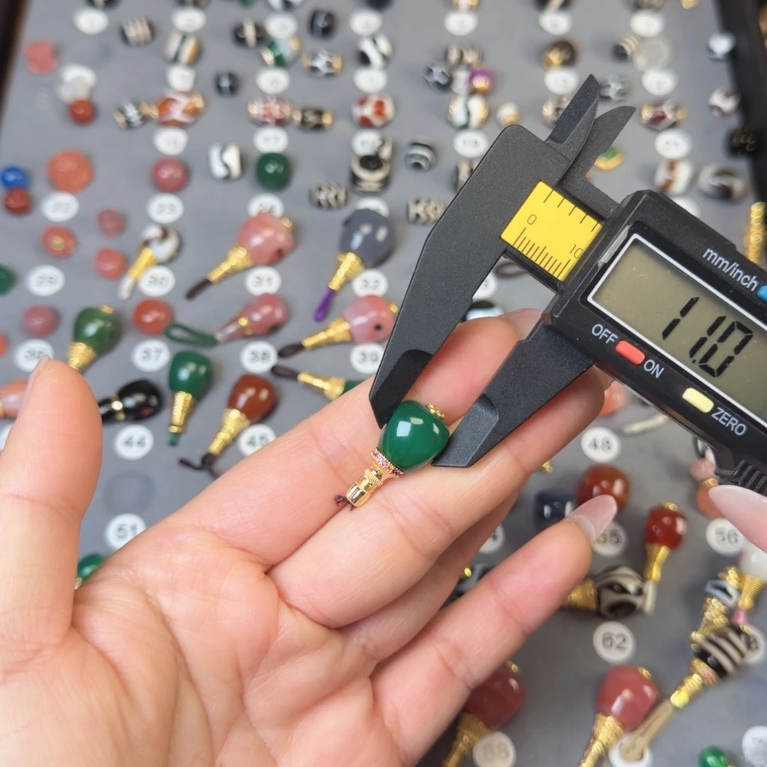 玛瑙/玉髓未镶嵌饰品