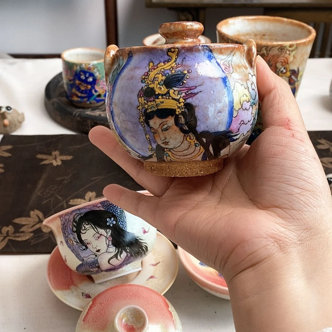 手工手绘水月观音宝瓶