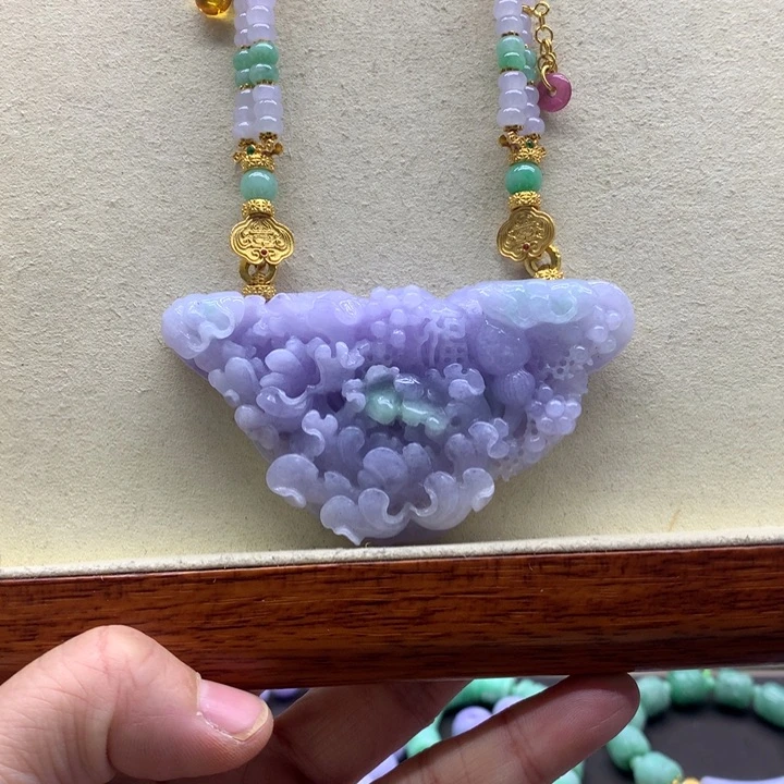 翡翠吊坠(赠链)未镶嵌佟*格