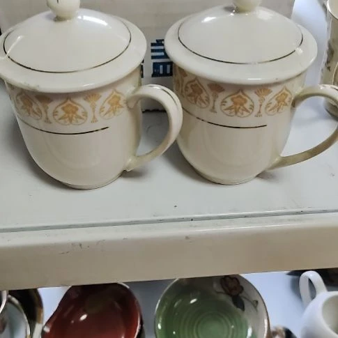 瓷片瓷片，摆件，都有微瑕疵，