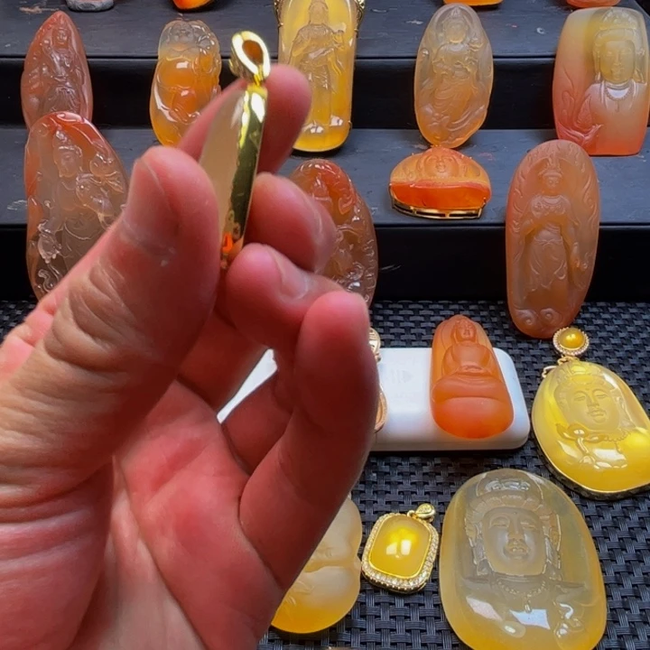 领***悟石英质玉吊坠未镶嵌