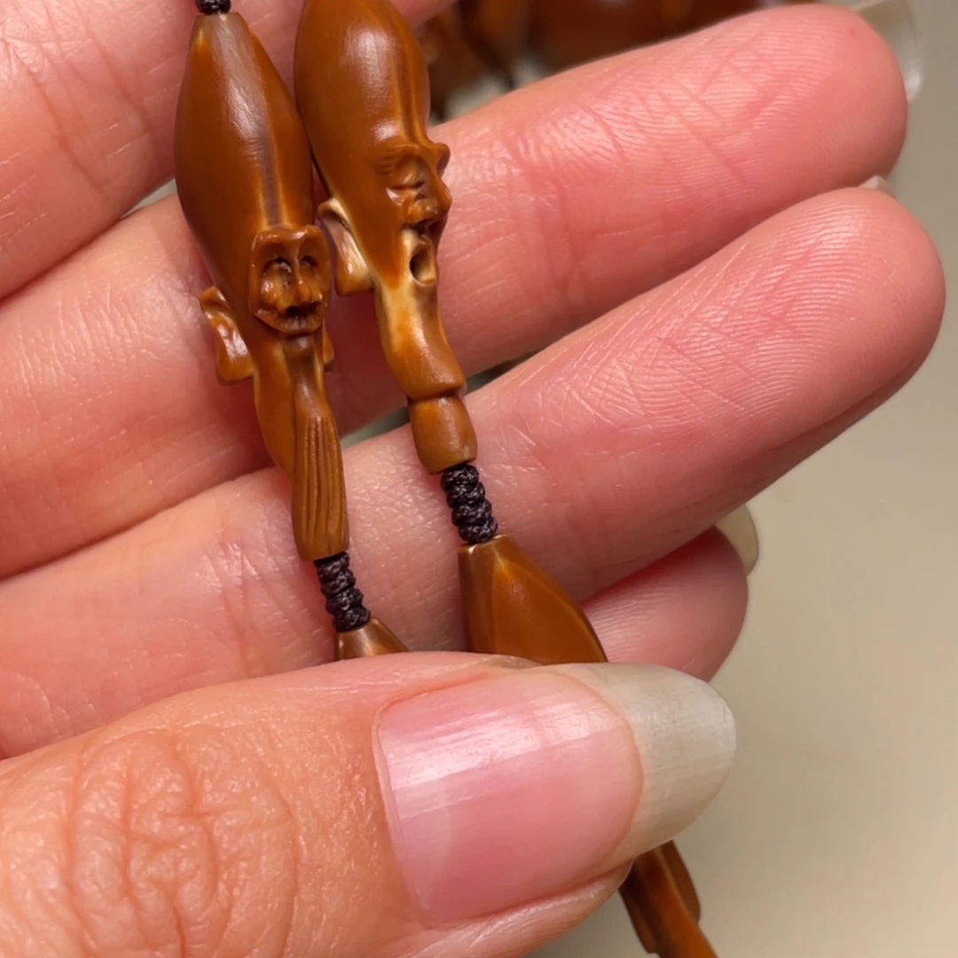 西***楼橄榄石及橄榄岩中所包含丰富矿