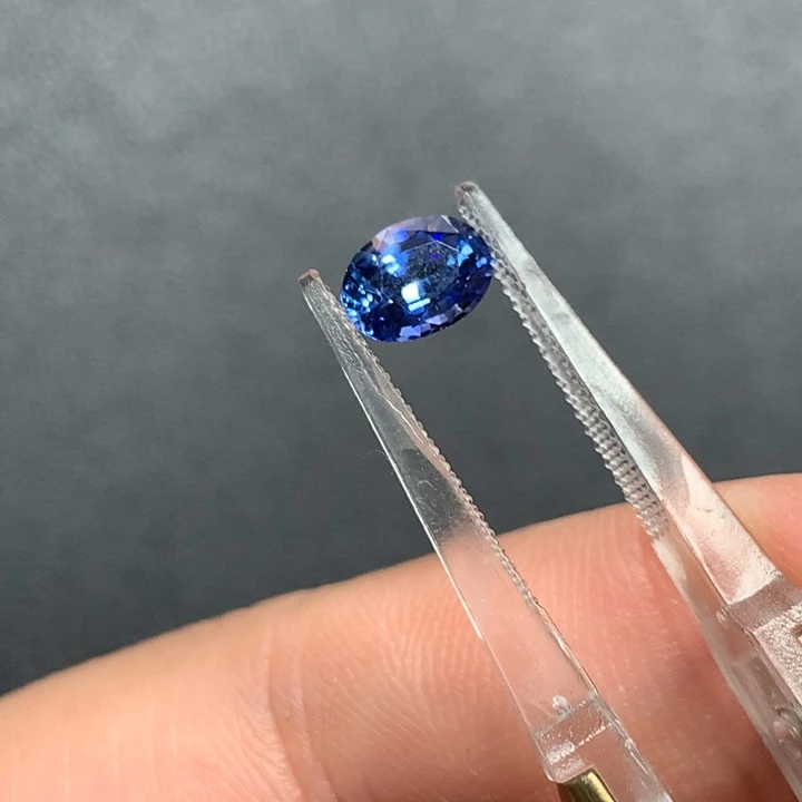 蓝宝石裸石1.15ct矢车菊蓝宝石，7.22×5.17