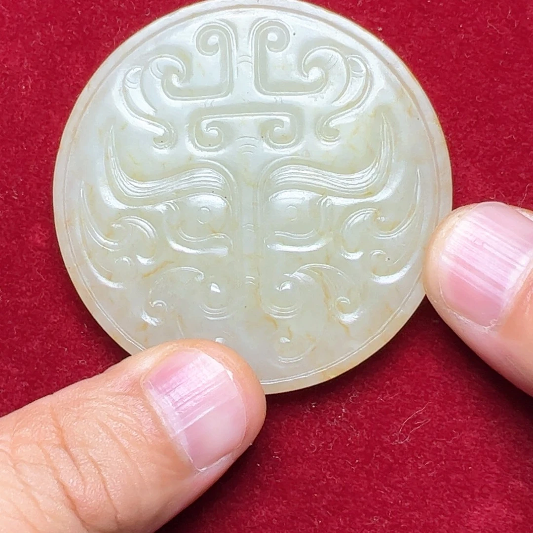 和田玉未镶嵌挂件鉴****）