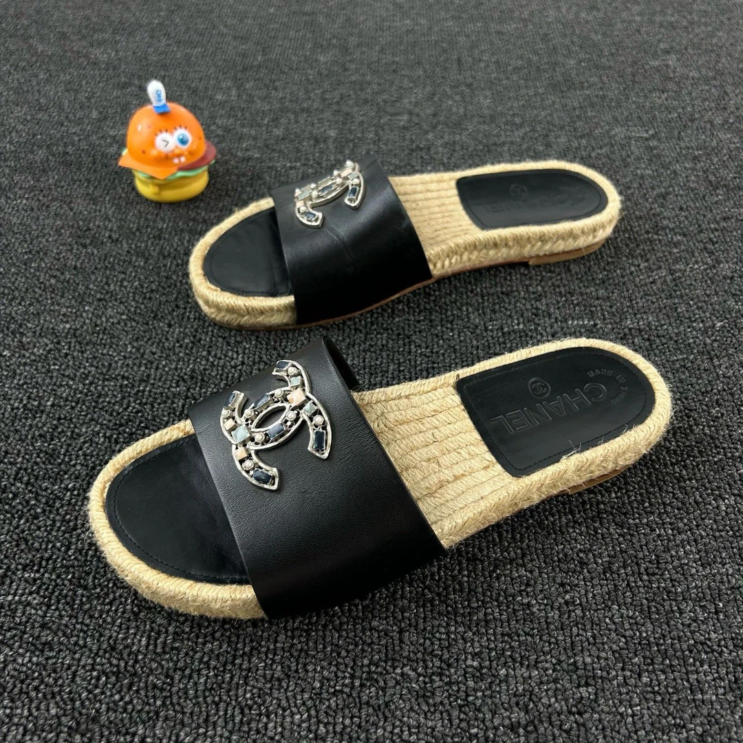 95新 Chanel/香奈儿 钻扣拖鞋 36.5码 双C钻扣设计HB3330