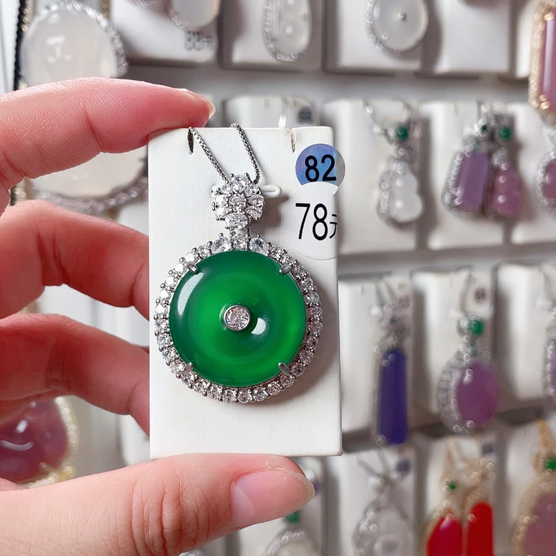 玛瑙/玉髓颈饰未镶嵌