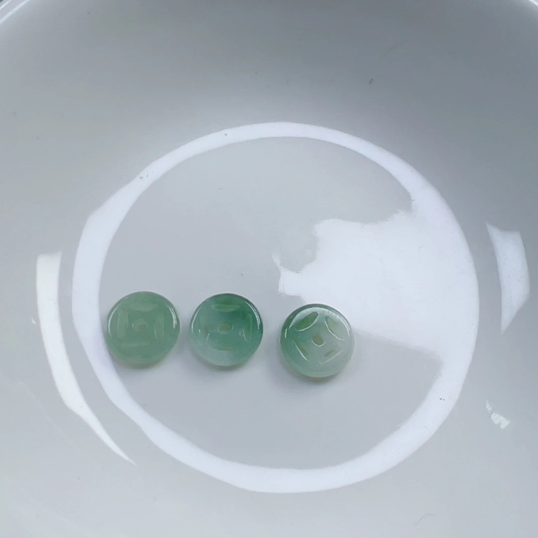 ****❀翡翠散珠铜钱三个