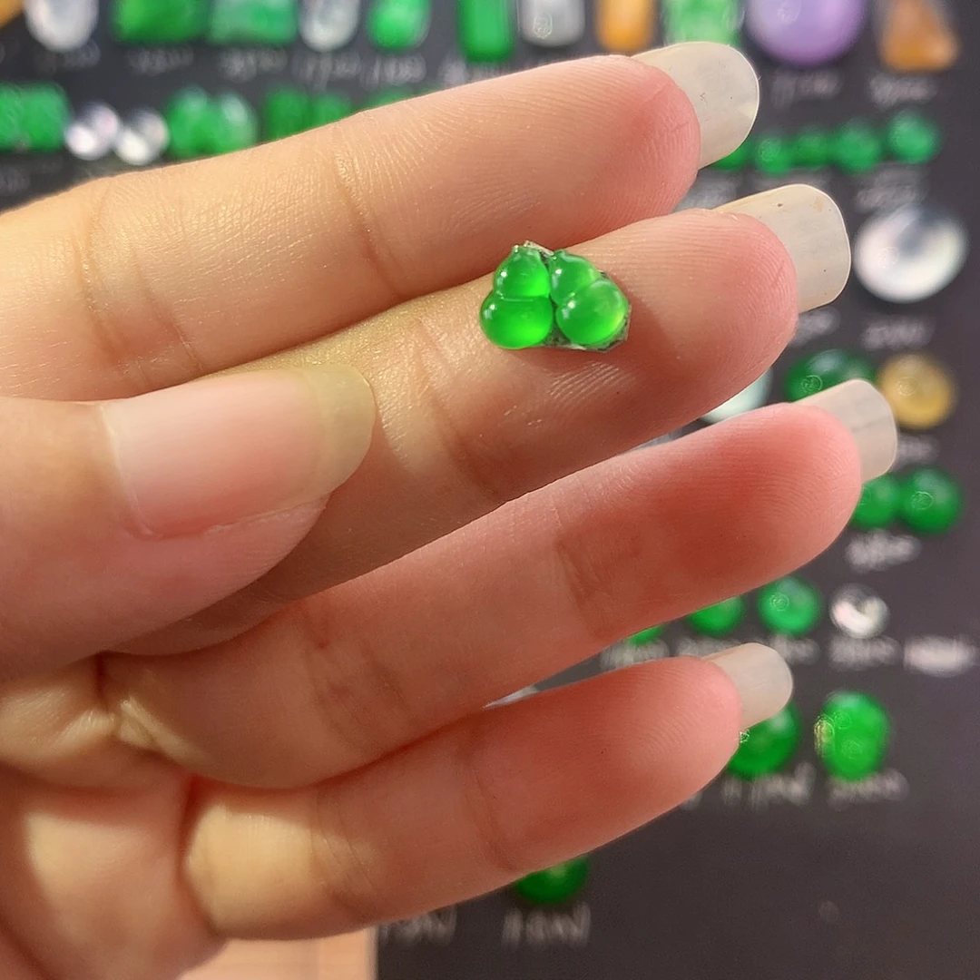 【闪购商品】翡翠未镶嵌颈饰木那小葫芦