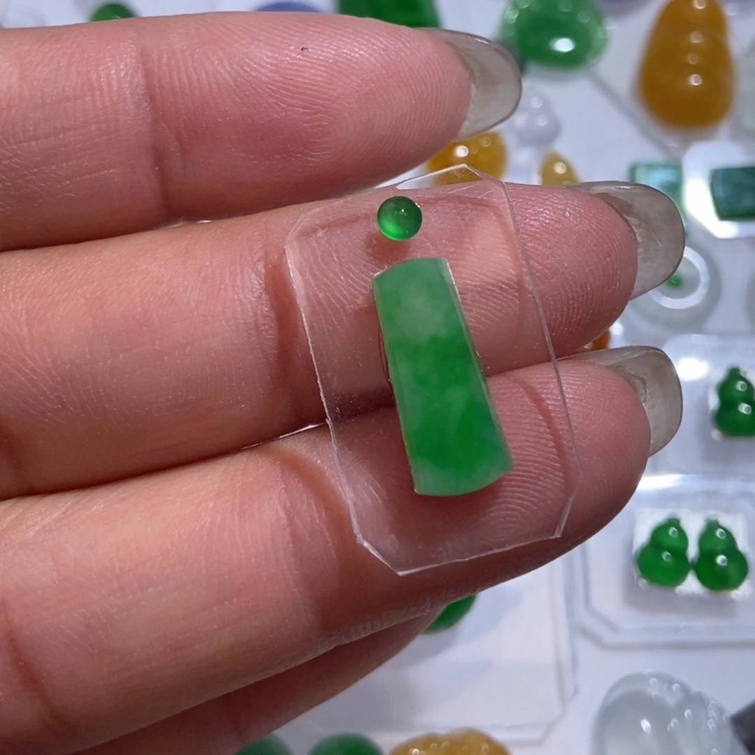 未镶嵌定制翡翠翡翠15.3/6.2/1.9