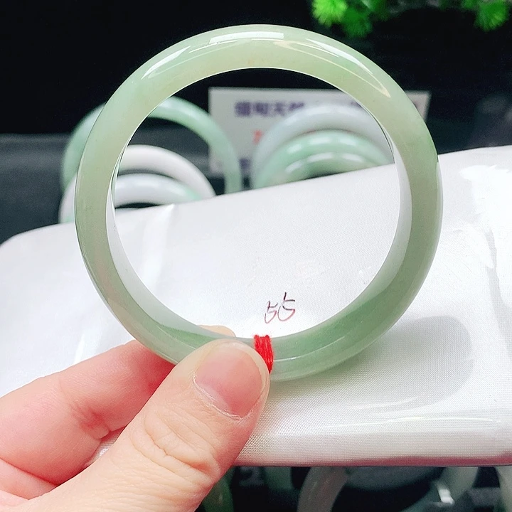 翡翠未镶嵌手镯93