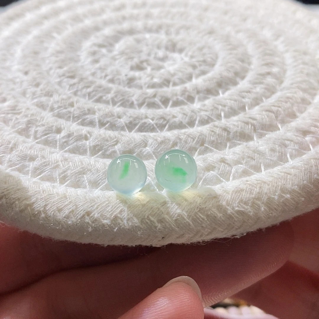 翡翠未镶嵌颈饰高冰飘绿