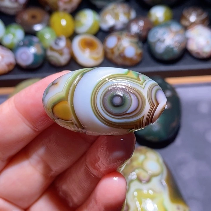 未镶嵌玛瑙/玉髓珠宝半成品41