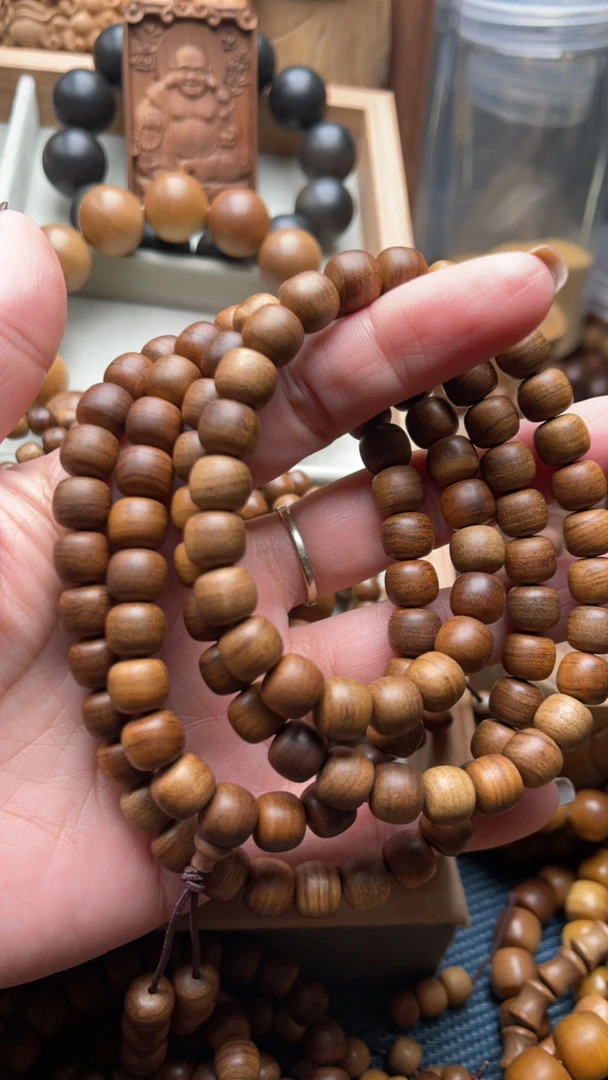8.9老山檀香黑肉奶香念珠手串
