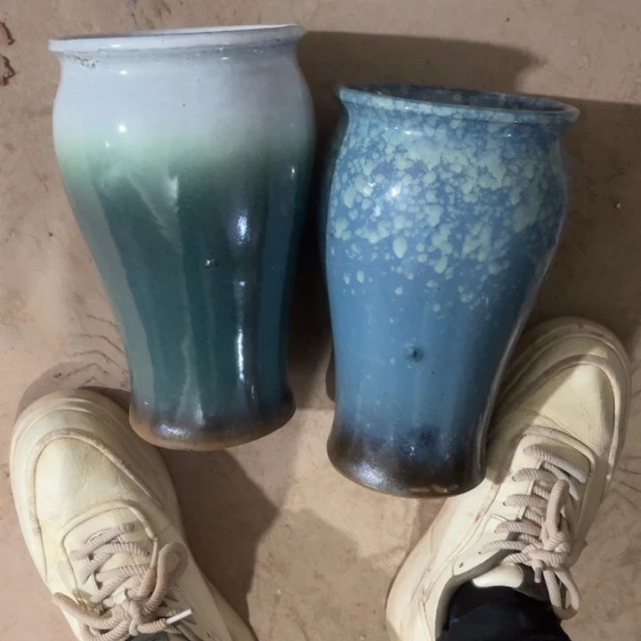 紫砂花盆口径15高度26两只小瑕疵