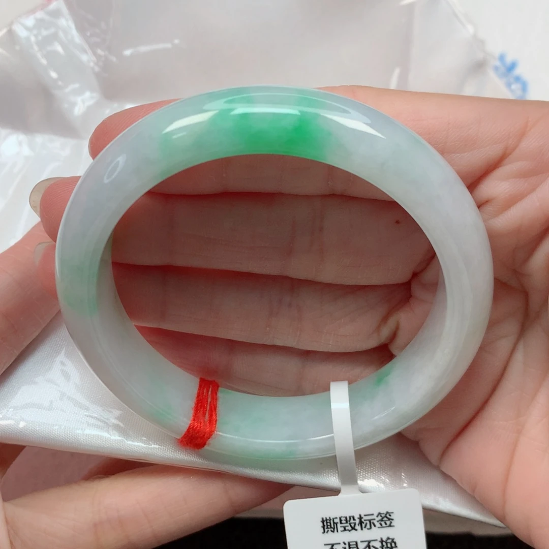 翡翠手镯未镶嵌55.5圈 白底青