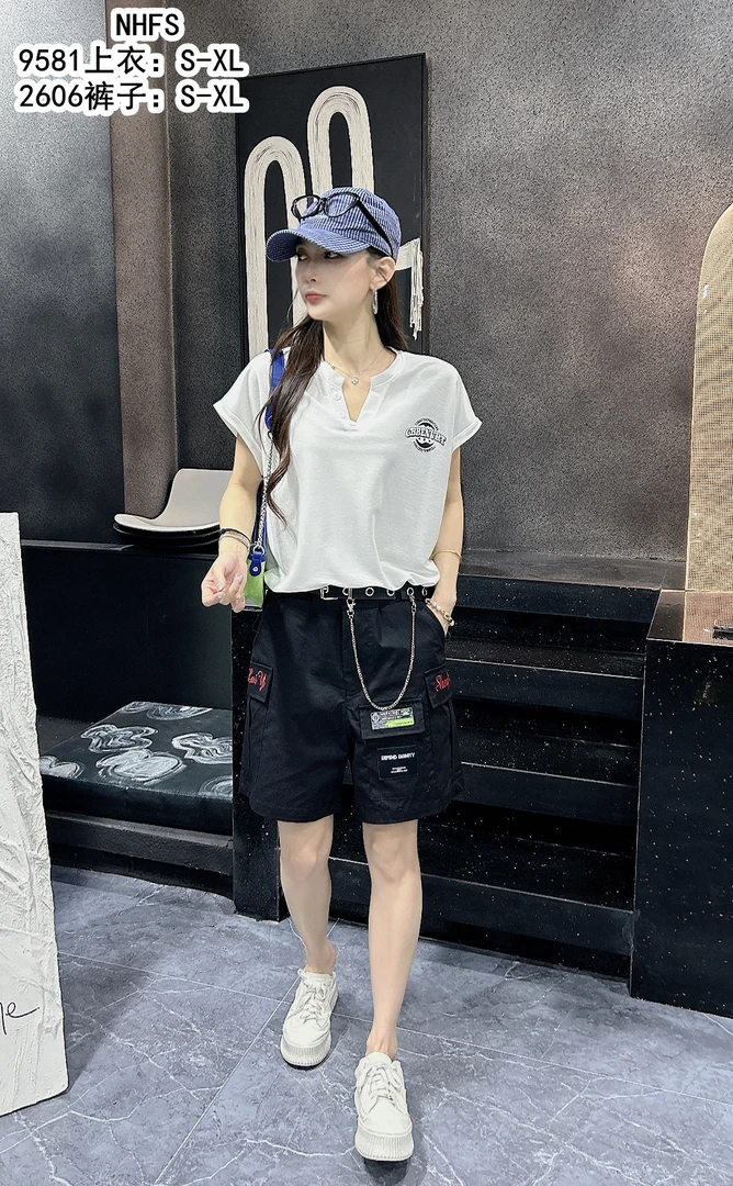 (2) 0000新品福利白裤