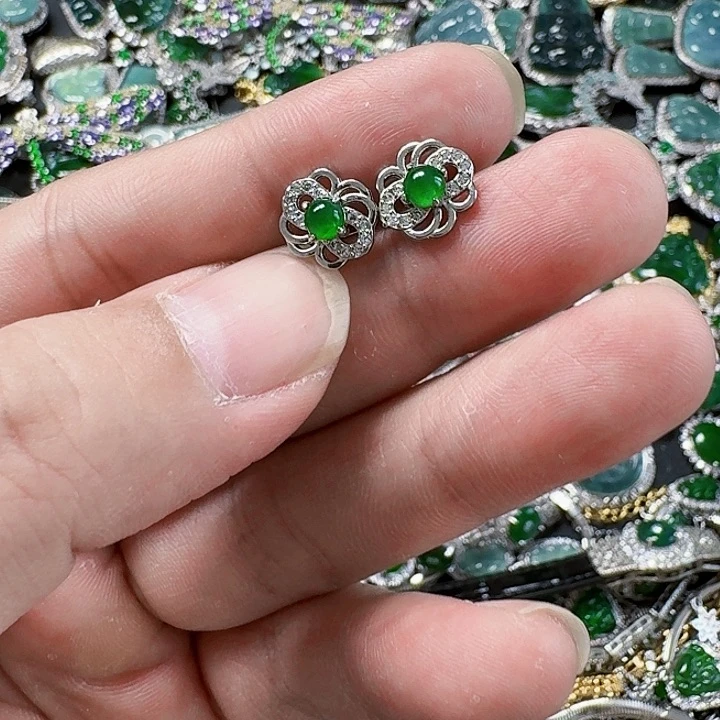 翡翠颈饰未镶嵌天然A货翡翠放漏