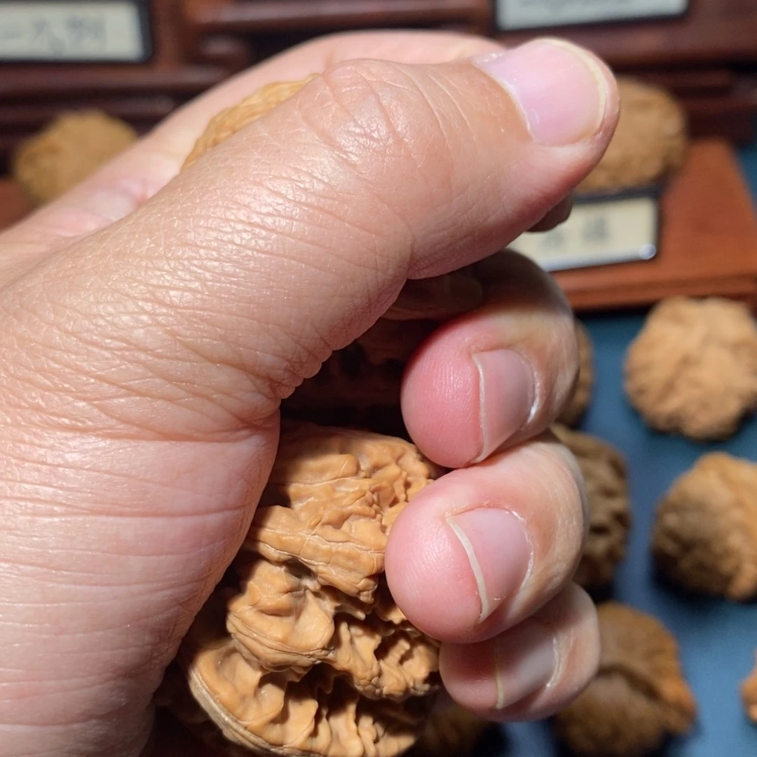 文玩核桃把件在****e核桃