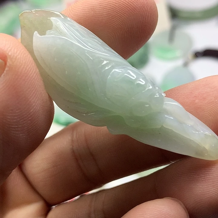 ****运翡翠未镶嵌吊坠(赠链)