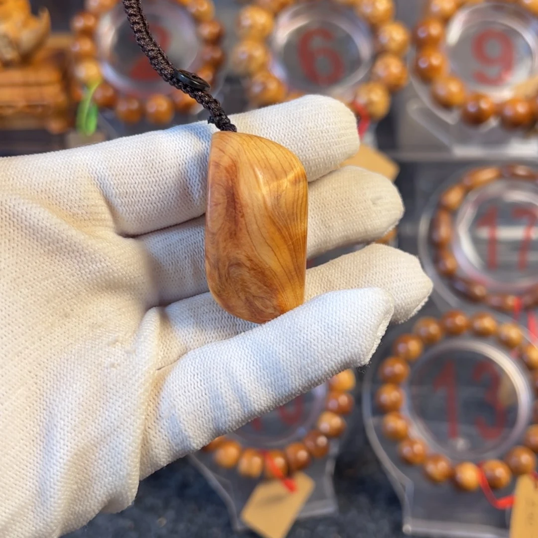 柏木太行崖柏把件