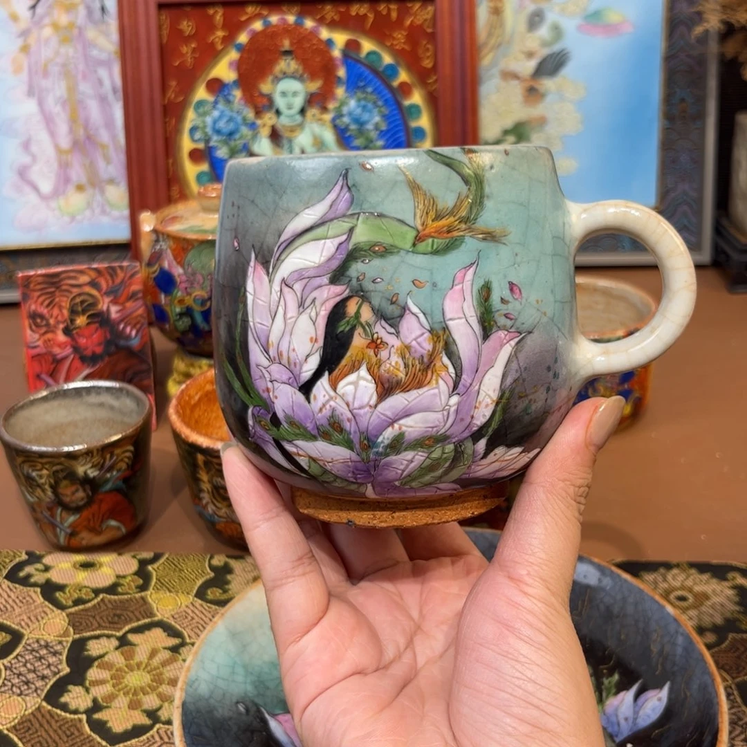 手工手绘蛇身人面像茶杯