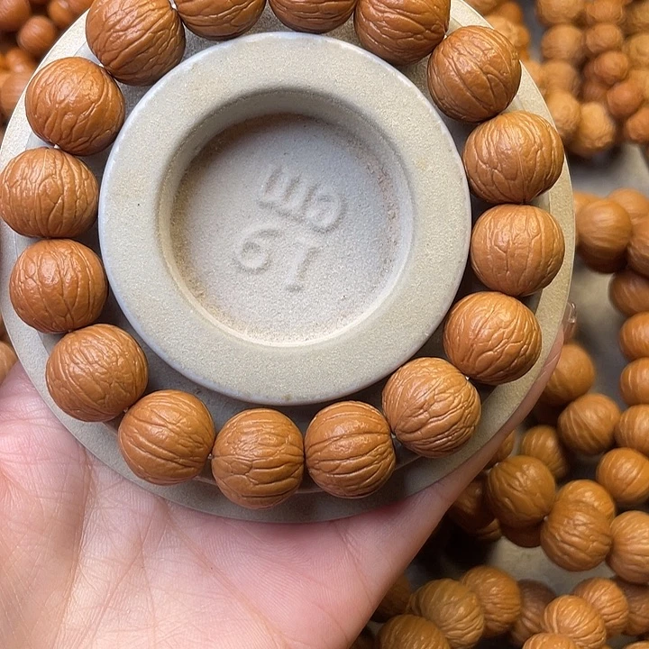 大***德手串猴头核桃聚宝盆
