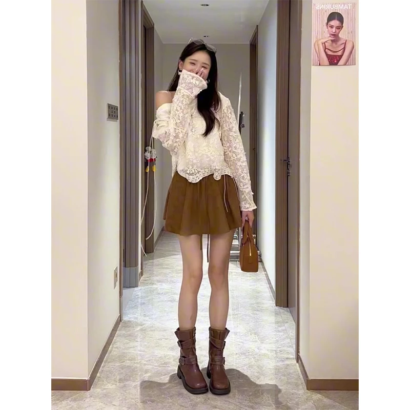 法式温柔气质约会穿搭白色重工斜肩长袖衬衫宽松显瘦别致绝美上衣