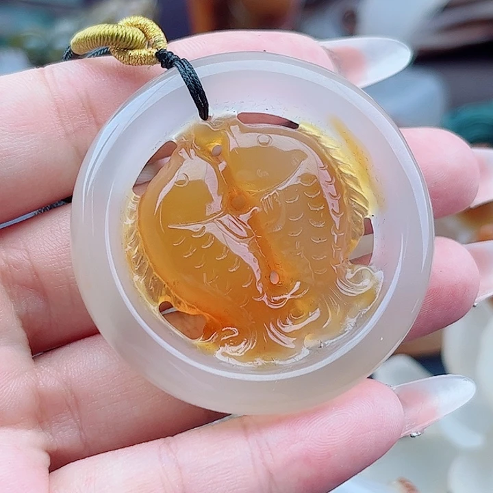 何***两玛瑙未镶嵌手饰吊坠