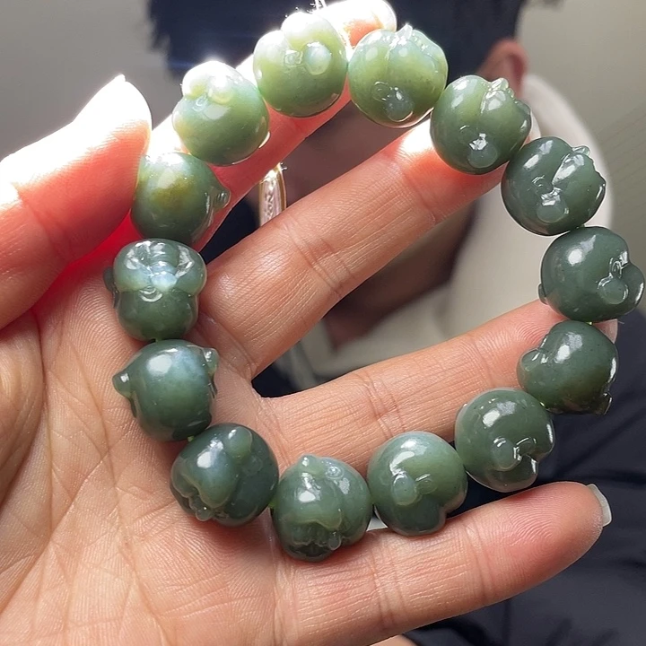 和田玉未镶嵌把件