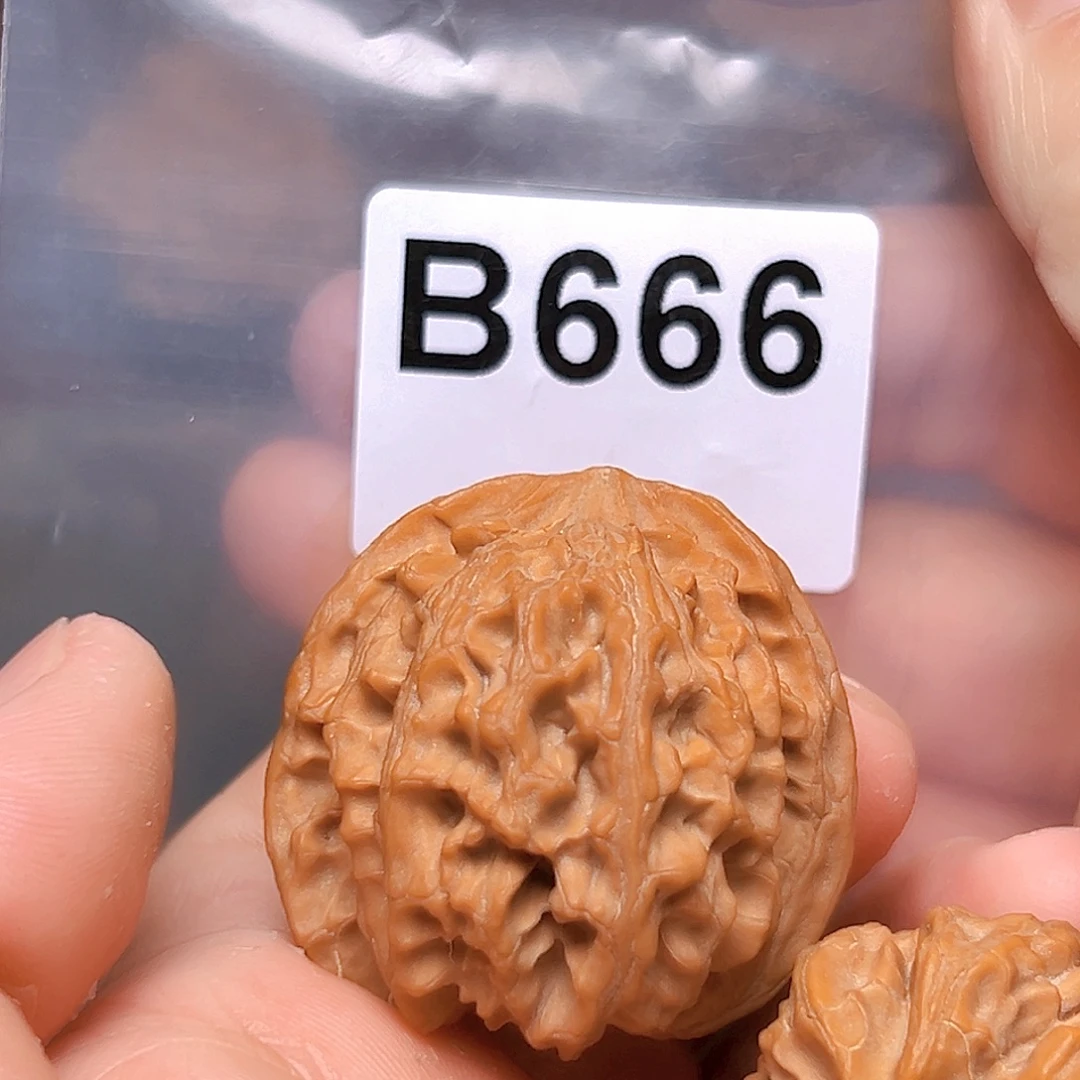 文玩核桃吊坠40苹果园