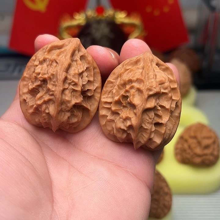 文玩核桃吊坠龙骨