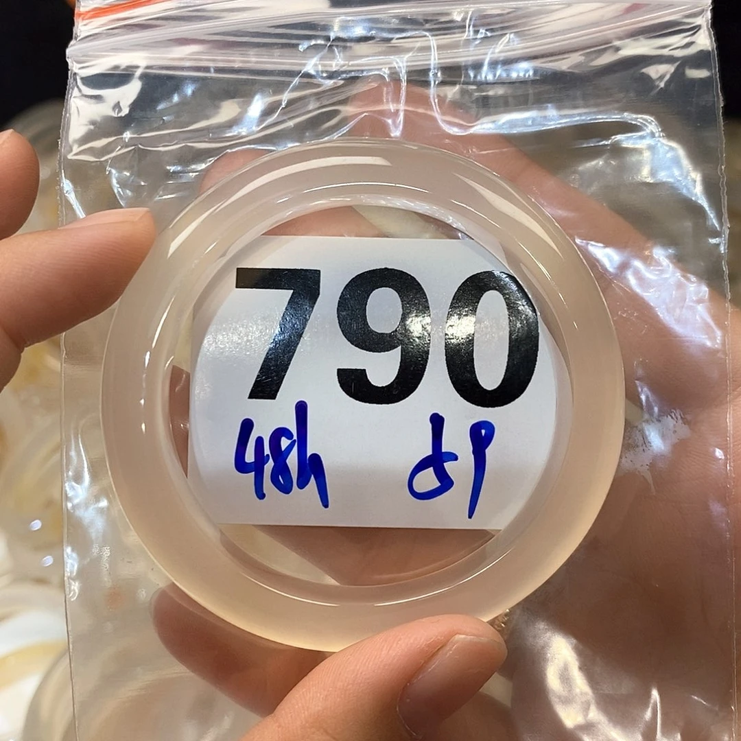 小****手镯玛瑙/玉髓未镶嵌