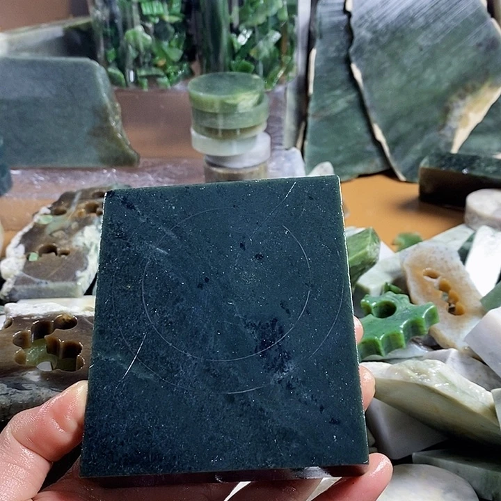 和田玉（糖玉）珠宝半成品未镶嵌铁*
