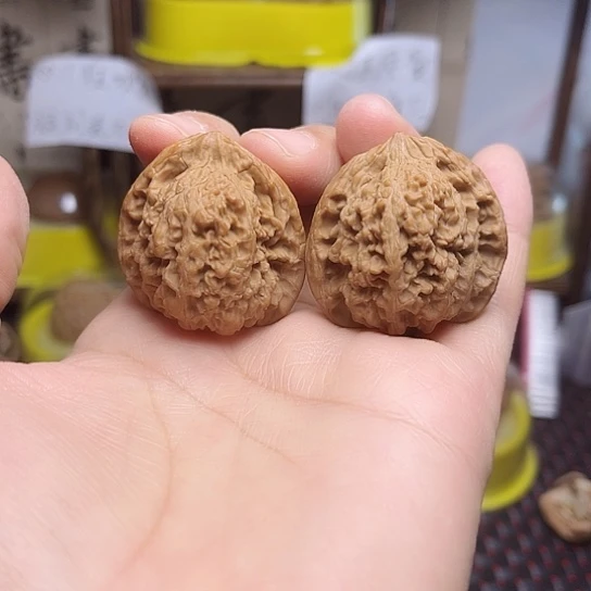 文玩核桃吊坠百花山