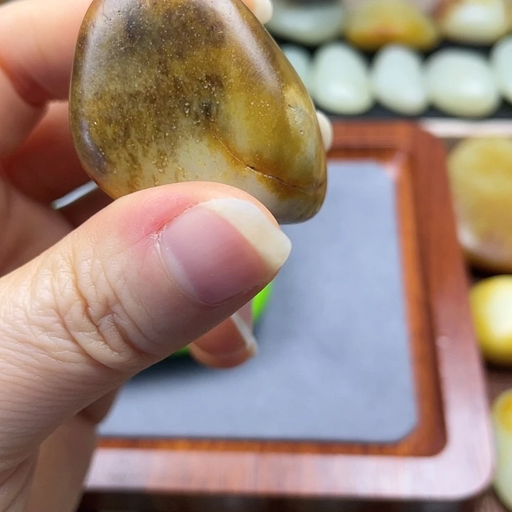 无***形和田玉未镶嵌颈饰