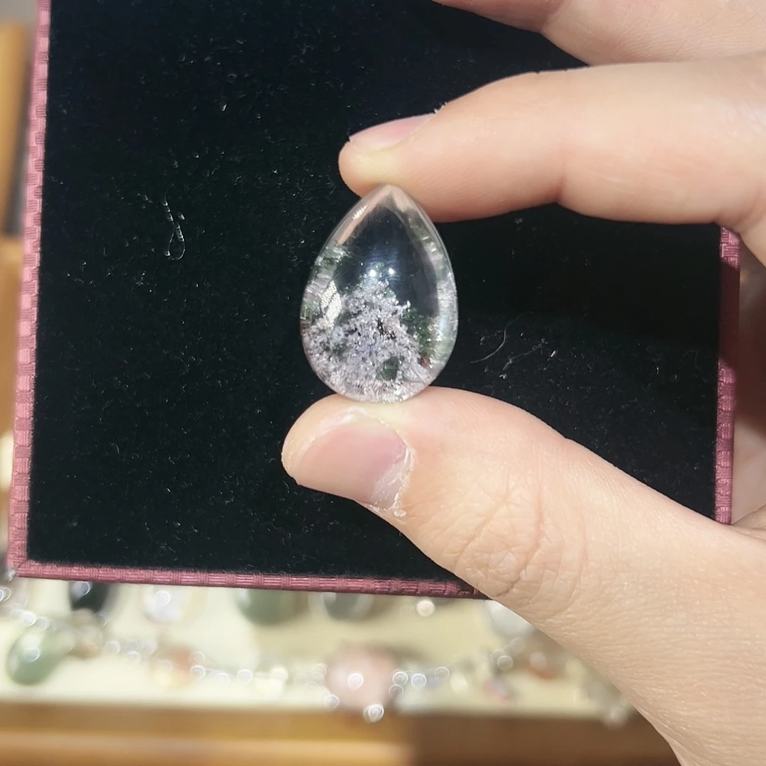 水晶手链未镶嵌早***吧一个紫彩幽灵水滴吊坠，需要银扣头