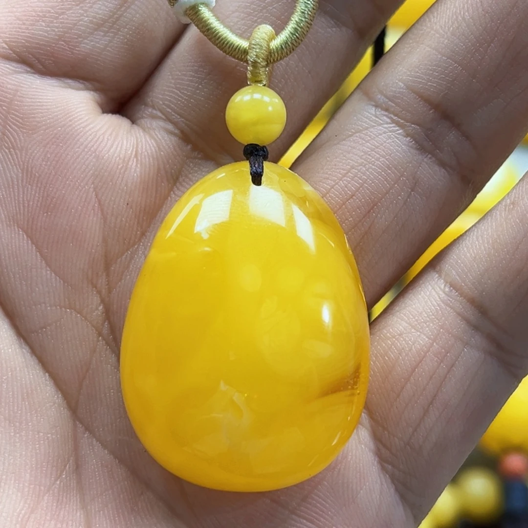 蜜蜡未镶嵌珠宝奇石