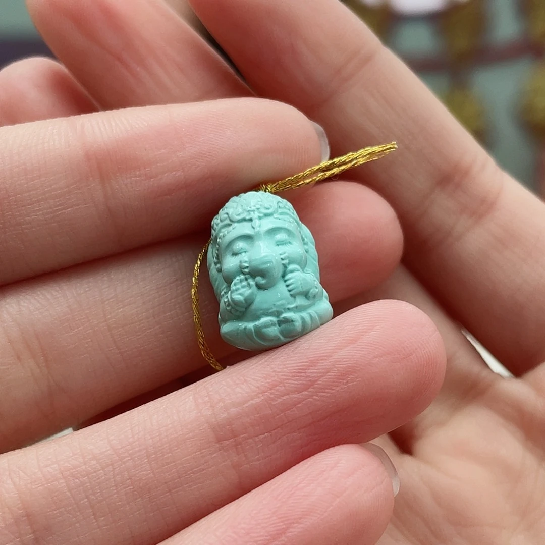 绿松石颈饰未镶嵌