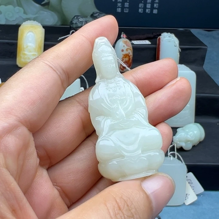 和田玉未镶嵌颈饰