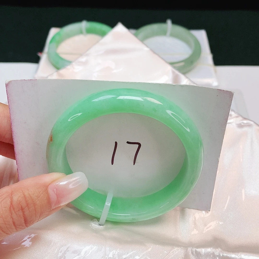 翡翠未镶嵌手镯 正圈53