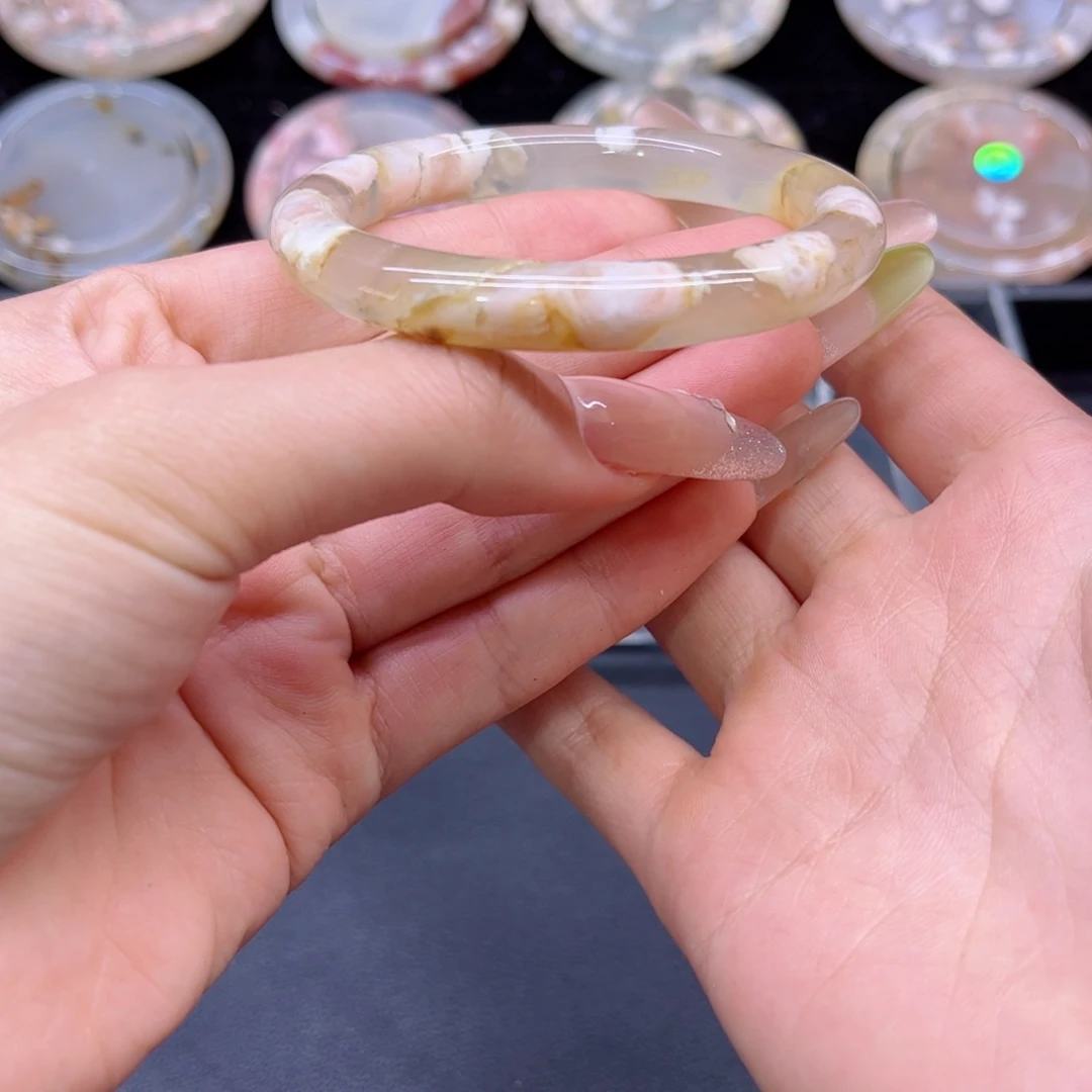 玛瑙/玉髓手镯未镶嵌53