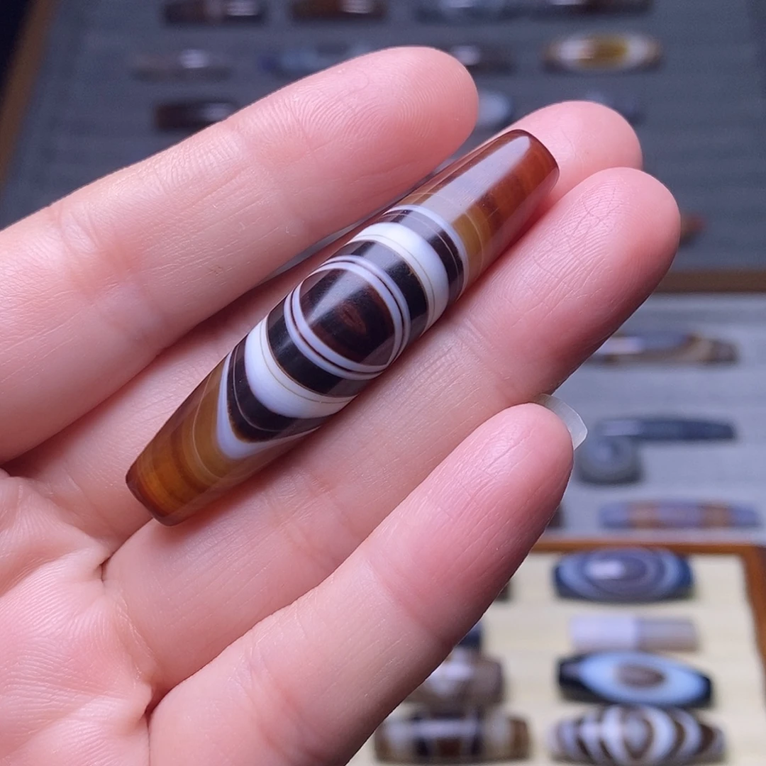 容***和玛瑙/玉髓未镶嵌颈饰