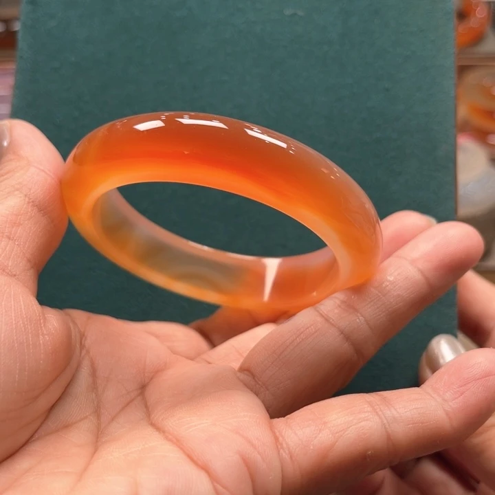 玛瑙/玉髓手镯未镶嵌
