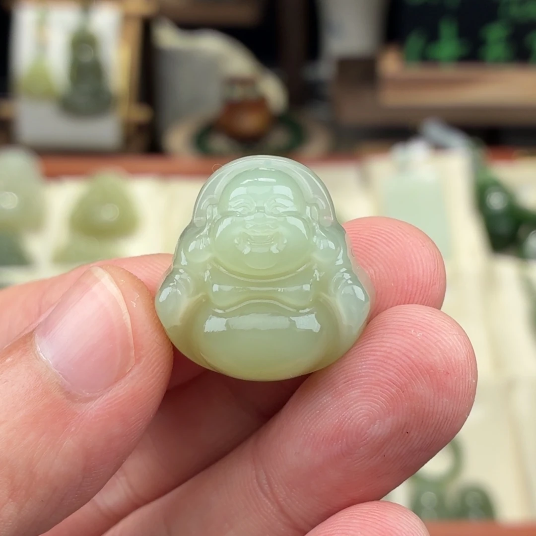溶***璟和田玉未镶嵌颈饰