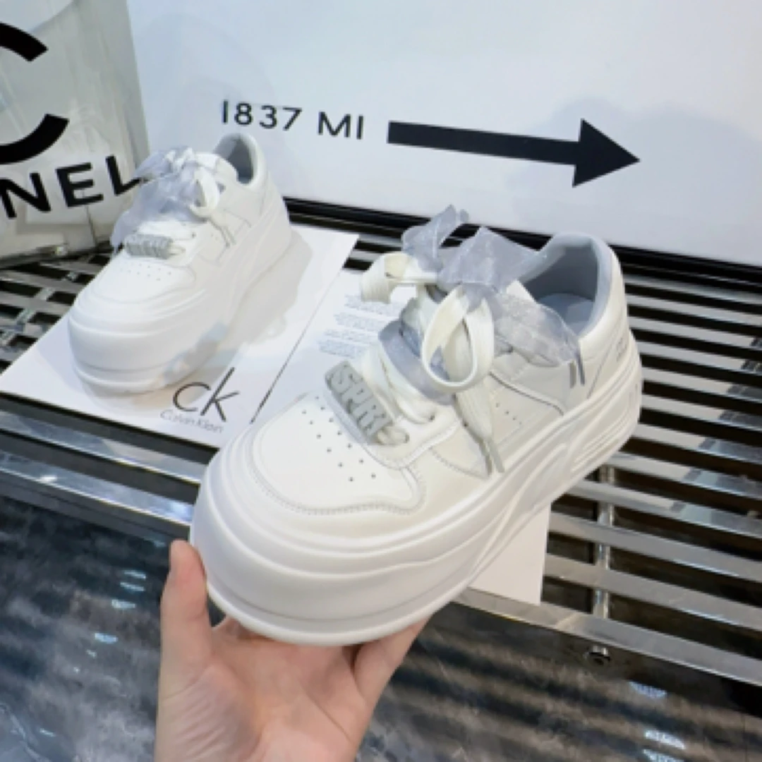 Y.M.Q逸美琦女款春季厚底欧根纱鞋带时装休闲板鞋