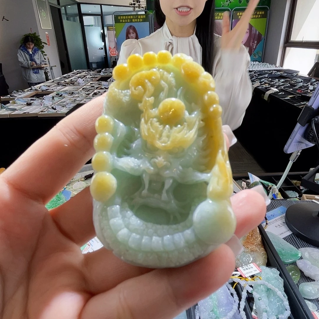 颈饰未镶嵌翡翠一个