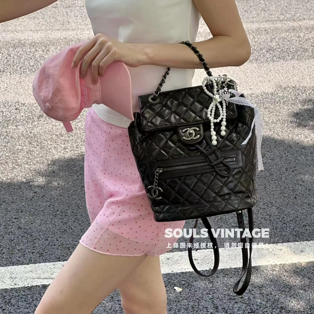 95新 Chanel/香奈儿 黑银 油蜡牛皮 萨尔茨堡双肩小号 615526915